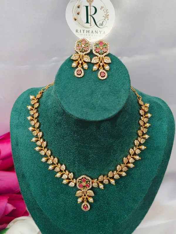 Leaf_Ruby_Emerald_Necklace_with_Earrings