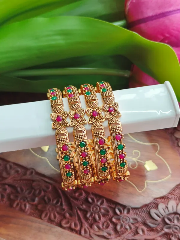 Floral_Antique_Bangles_for_Women_(Pack_Of_4)