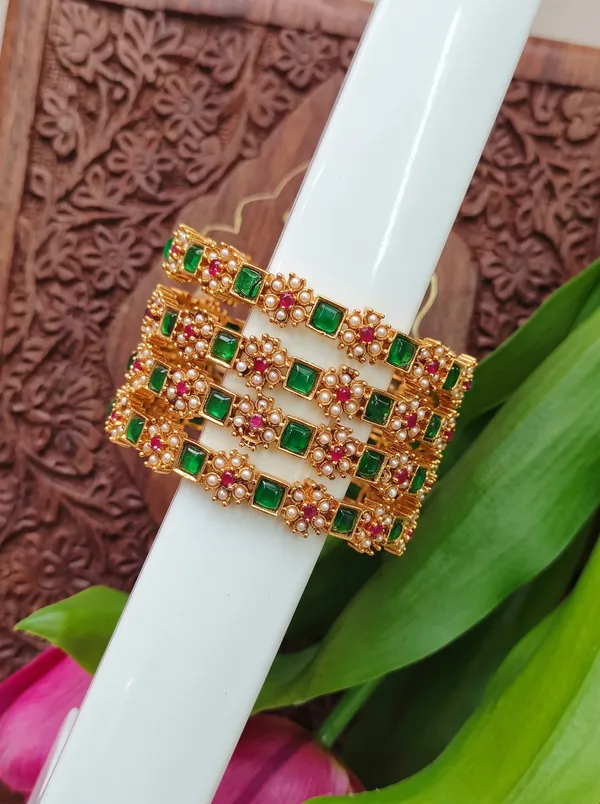 Green_floral_Stone_Bangles_for_Women_(Pack_Of_4)