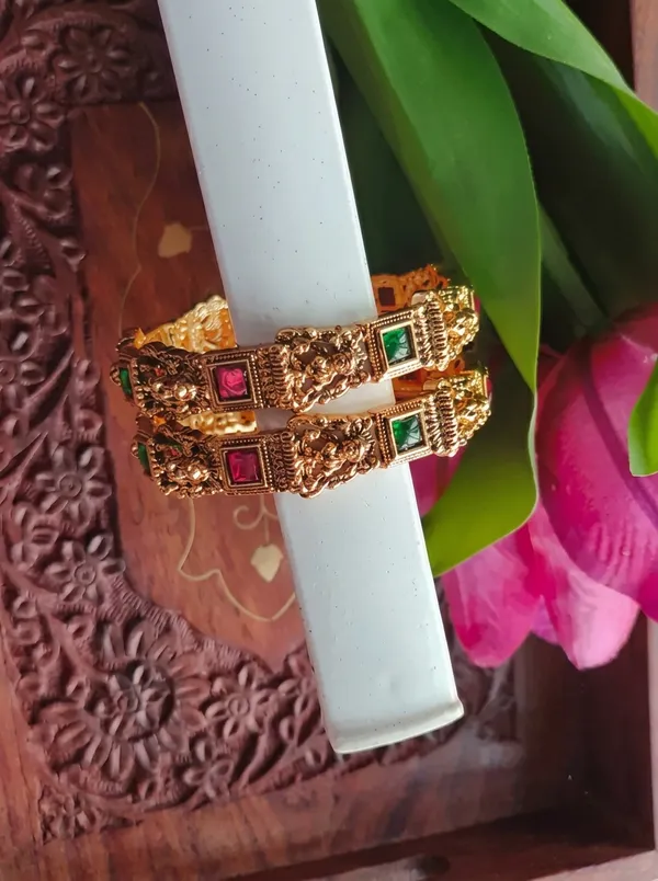 Gold_Lakshmi_Bangles_For_Women