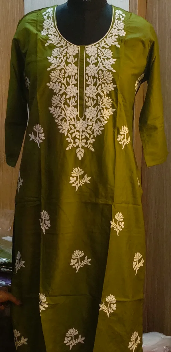 Cotton_Olive_Floral_Embroidered_Kurta_Pant_Set