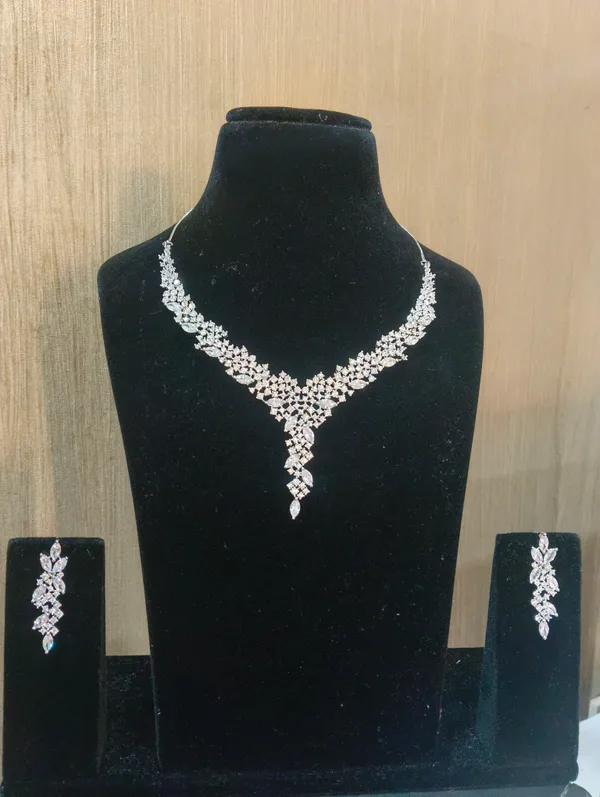 White_CZ_V-Shaped_Bridal_Choker_Set