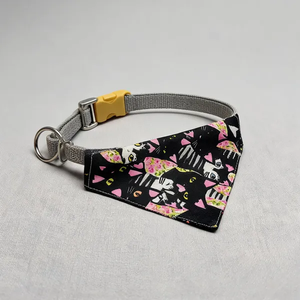 Black_Printed_Nylon_Bandana_Collar_For_Dogs_-_Pack_of_4