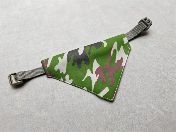Green_Camouflage_Print_Nylon_Collar_Bandana_For_Dogs_-_Pack_of_4