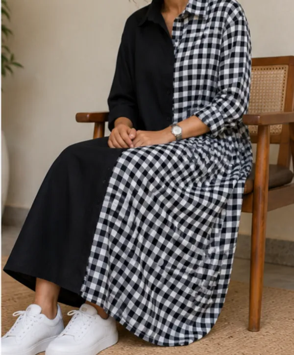 Black_And_White__Checked_Handloom_Cotton_Relaxed_Shirt_Dress_For_Women