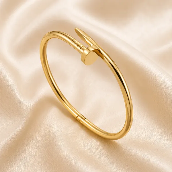 Gold_Stainless_Steel_Minimalist_Hinged_Bracelet_For_Women