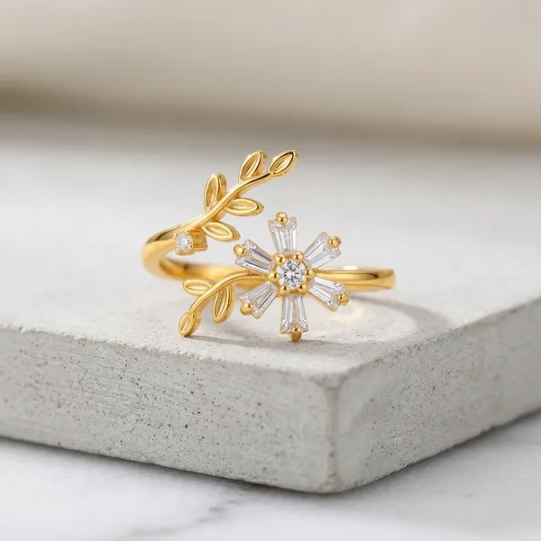 Gold_Brass_Cz_Floral_Stone_Ring_For_Women
