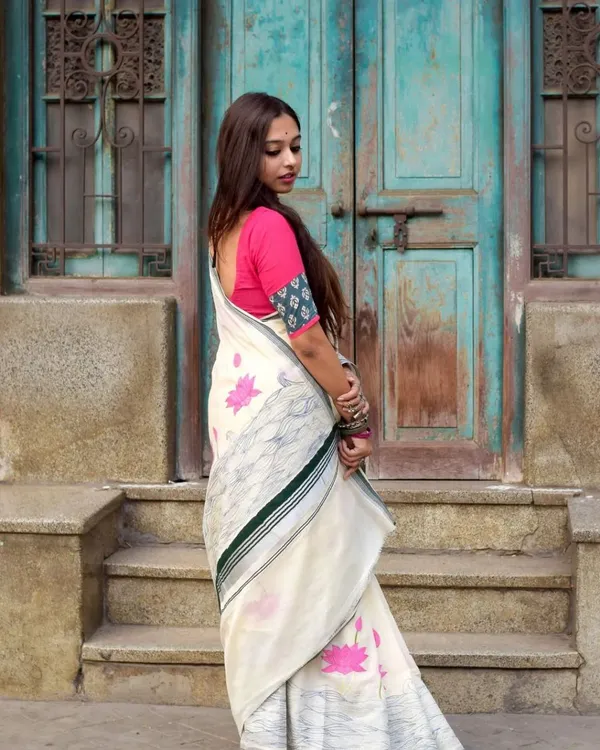 Pink_Floral_Print_Saree_For_Women