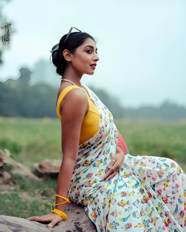 Grey_Fish_Print_Saree_For_Women