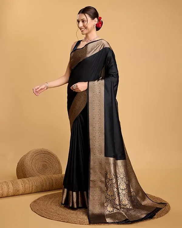 Black_Gold_Border_Woven_Saree_For_Women