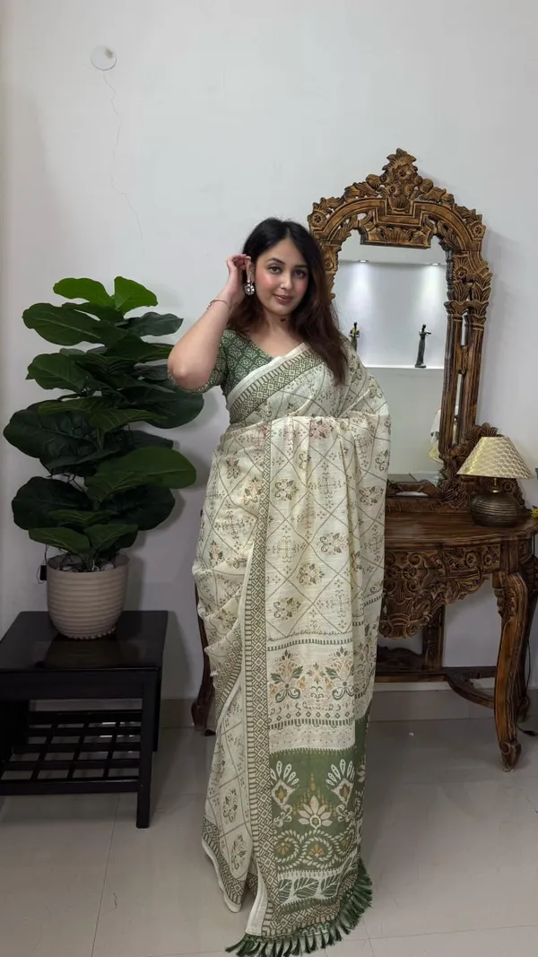 Ivory_Green_Printed_Saree_For_Women