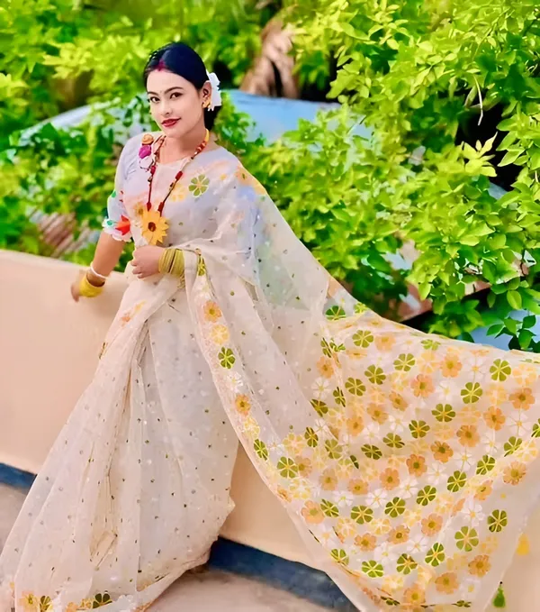 White_Floral_Print_Saree_For_Women