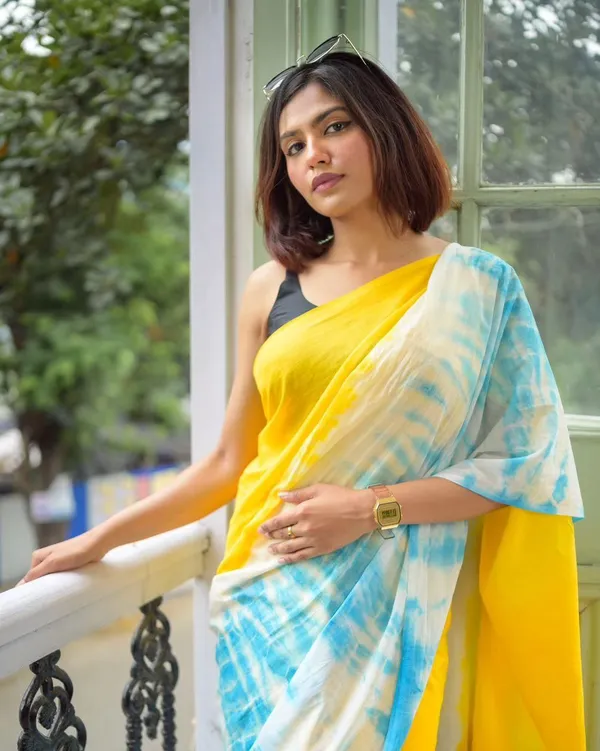 Yellow_Blue_Printed_Saree_For_Women
