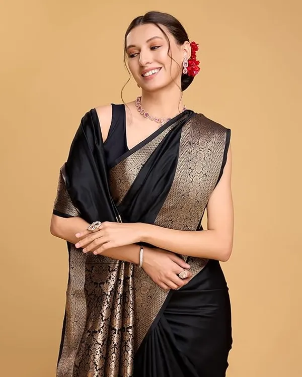 Black_Gold_Border_Woven_Saree_For_Women