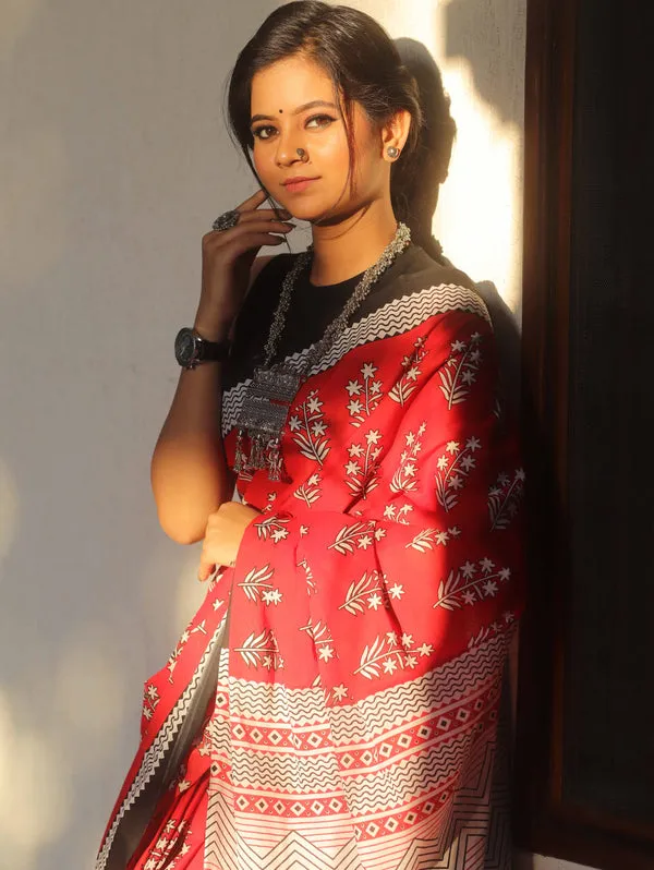 Red_Floral_Printed_Saree_For_Women