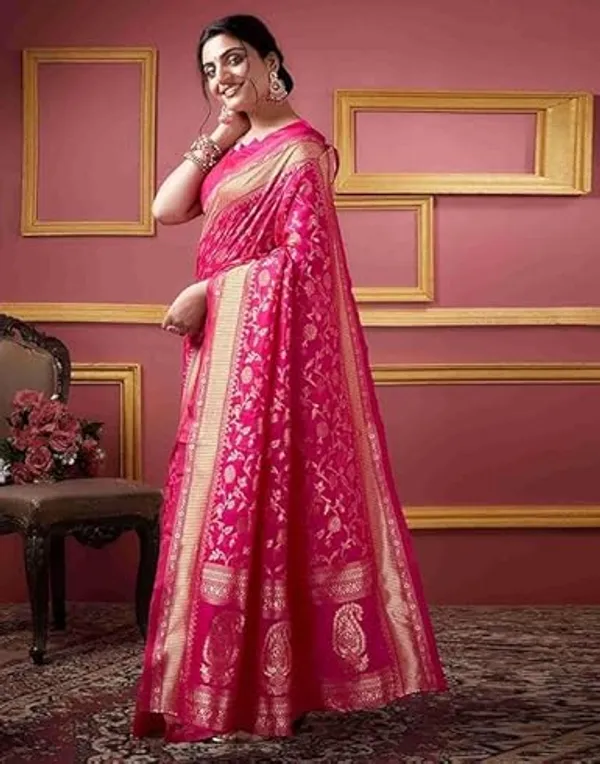 Magenta_Woven_Pattern_Saree_For_Women