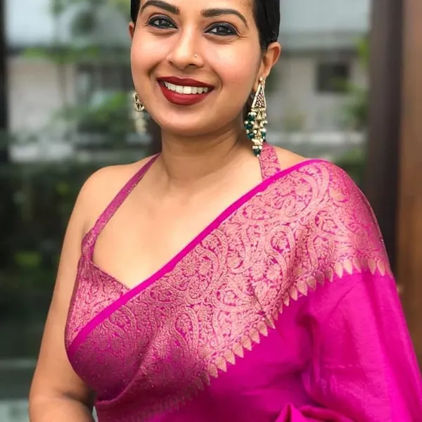 Magenta_Traditional_Border_Saree_For_Women