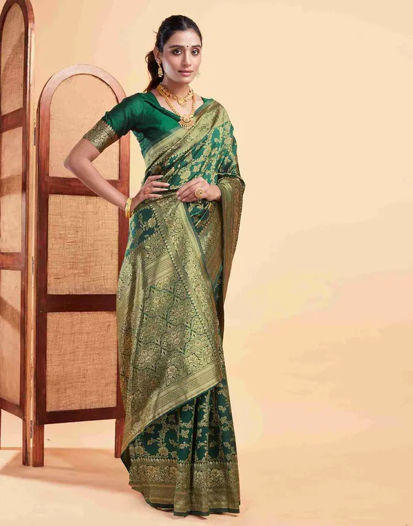 Green_Woven_Ethnic_Saree_For_Women