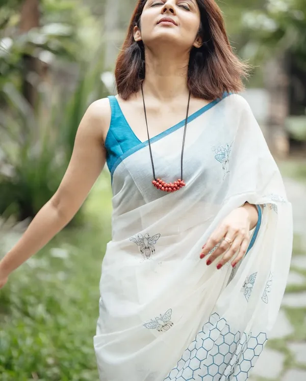 White_Printed_Saree_For_Women