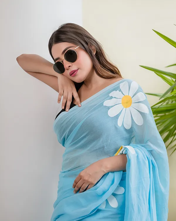 Blue_Floral_Print_Saree_For_Women
