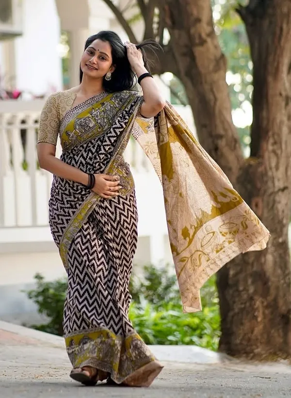 Black_Printed_Saree_For_Women
