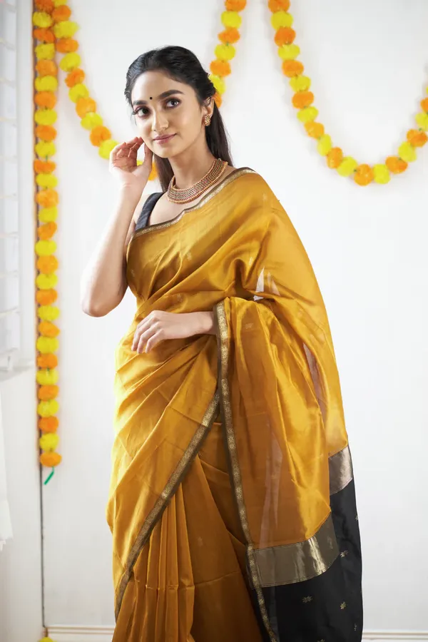 Mustard_Saree_With_Black_Border_For_Women