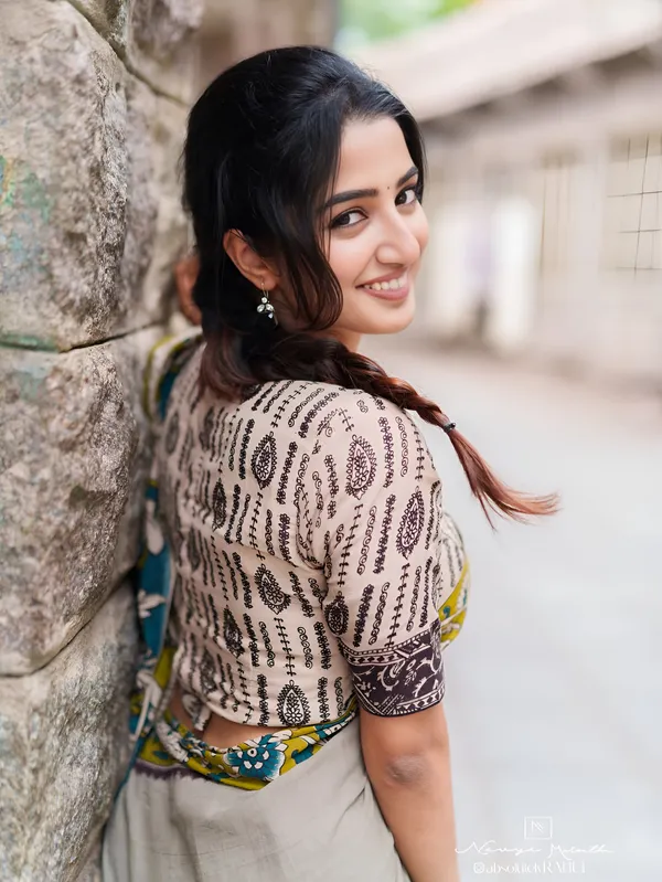 Grey_Printed_Saree_For_Women