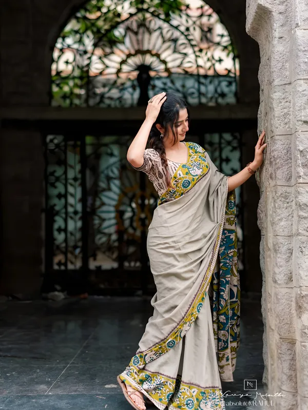 Grey_Printed_Saree_For_Women
