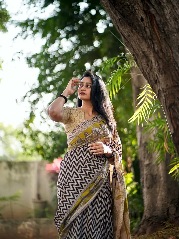 Black_Printed_Saree_For_Women