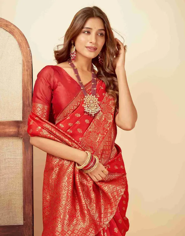 Red_Banarasi_Silk_Saree_For_Women
