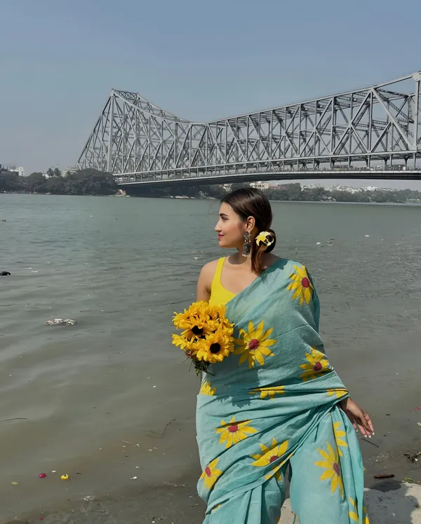 Aqua_Lightweight_Floral_Print_Saree_For_Women
