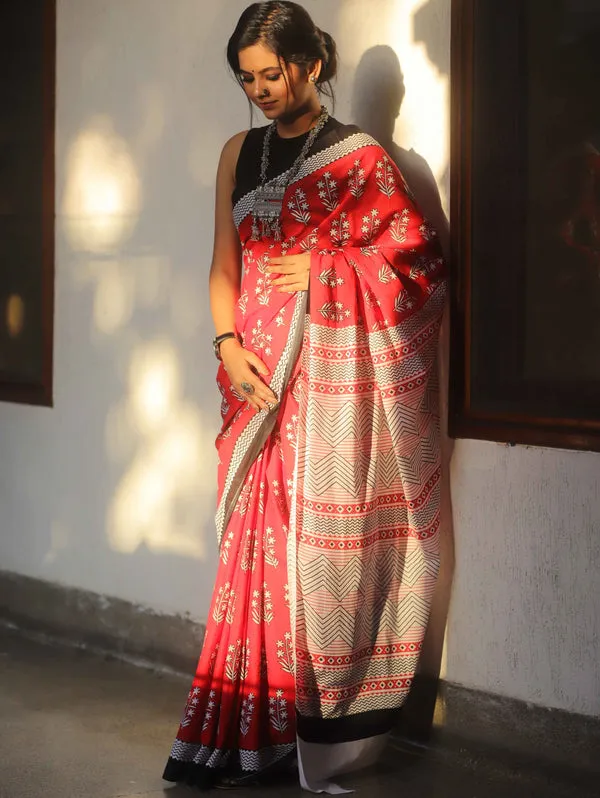 Red_Floral_Printed_Saree_For_Women