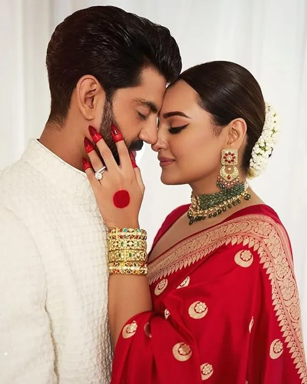 Red_Traditional_Saree_For_Women