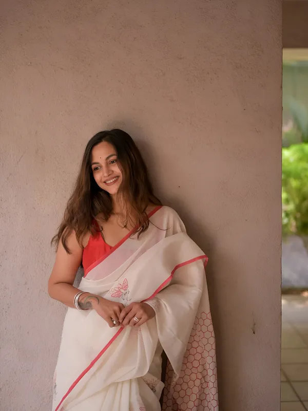 Off_White_Printed_Saree_For_Women
