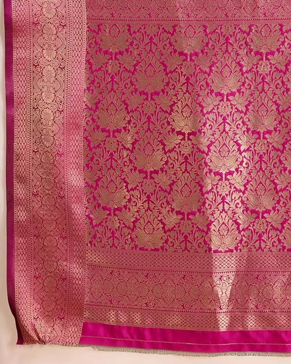 Magenta_Brocade_Saree_For_Women