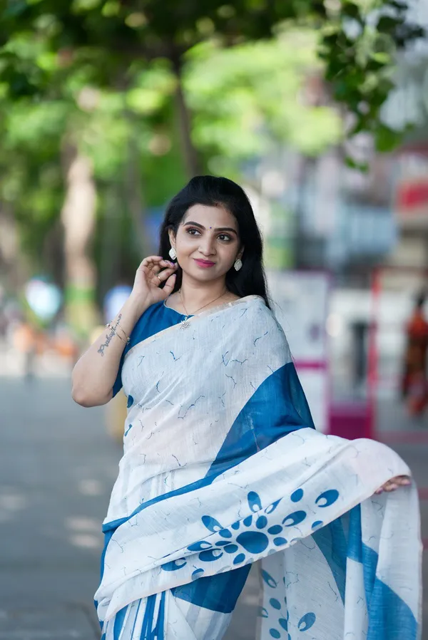 Blue_White_Printed_Saree_For_Women