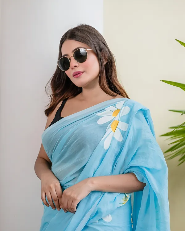 Blue_Floral_Print_Saree_For_Women