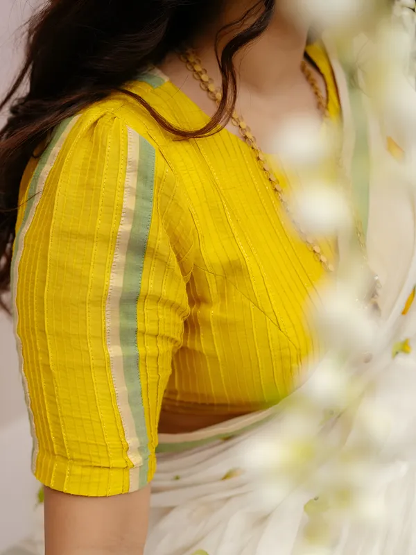 White_Printed_Saree_For_Women