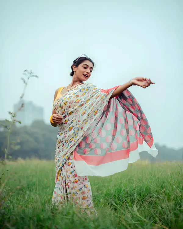 Grey_Fish_Print_Saree_For_Women