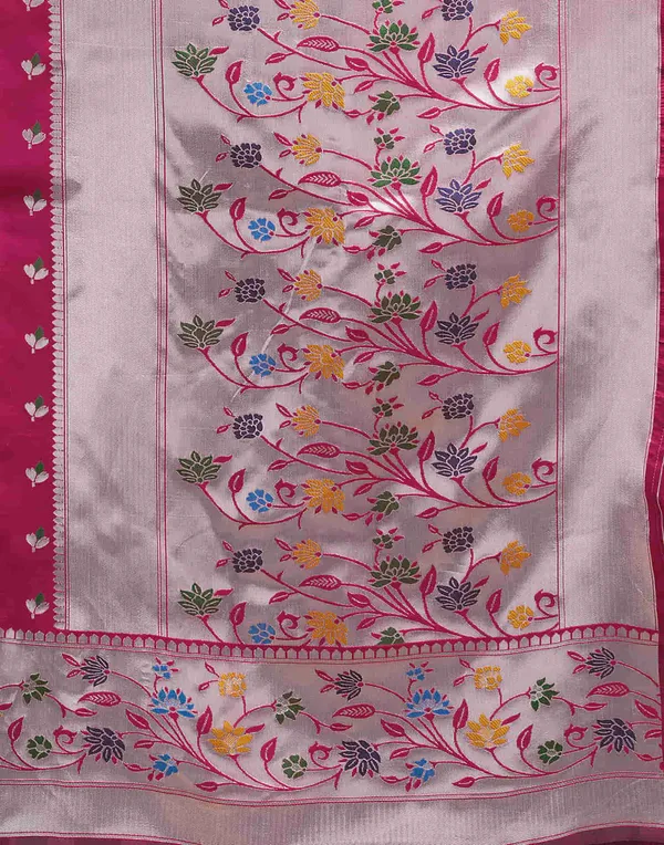 Magenta_Floral_Border_Saree_For_Women