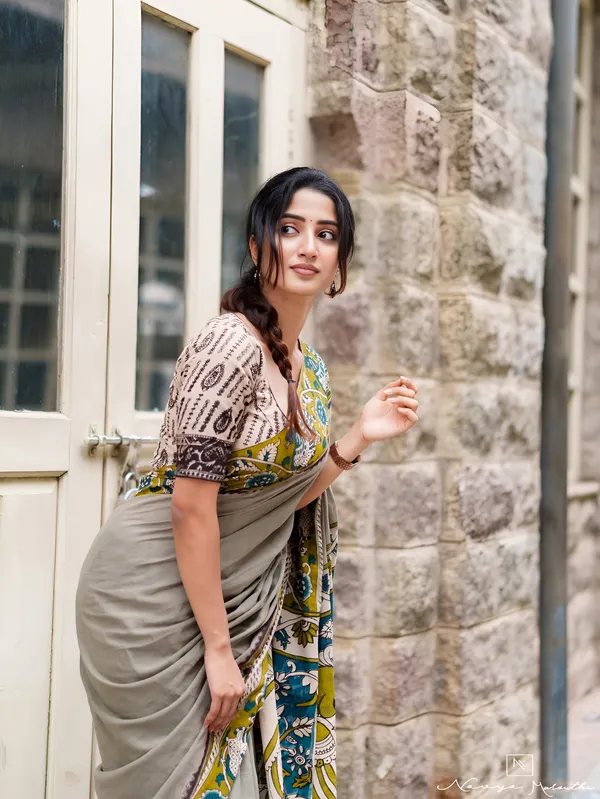 Grey_Printed_Saree_For_Women