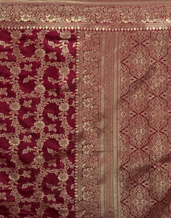 Maroon_Woven_Ethnic_Saree_For_Women