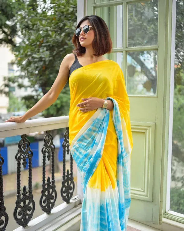 Yellow_Blue_Printed_Saree_For_Women