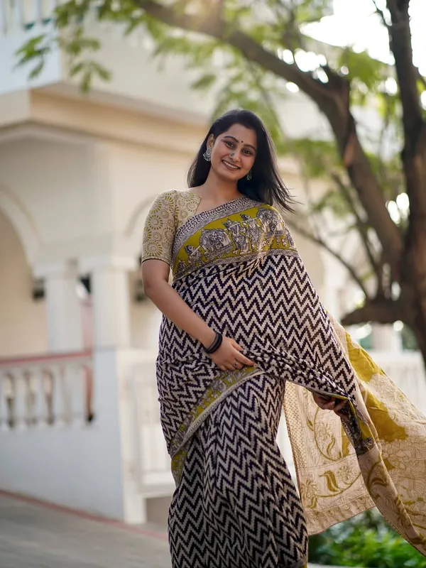 Black_Printed_Saree_For_Women