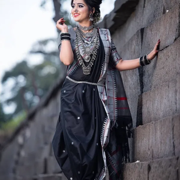 Black_Polka_Dot_Saree_For_Women