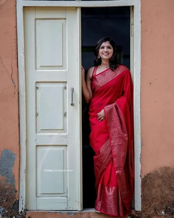 Red_Woven_Border_Saree_For_Women