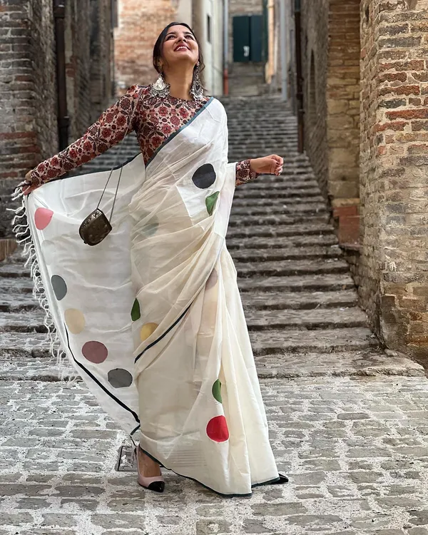 Cream_Printed_Saree_For_Women