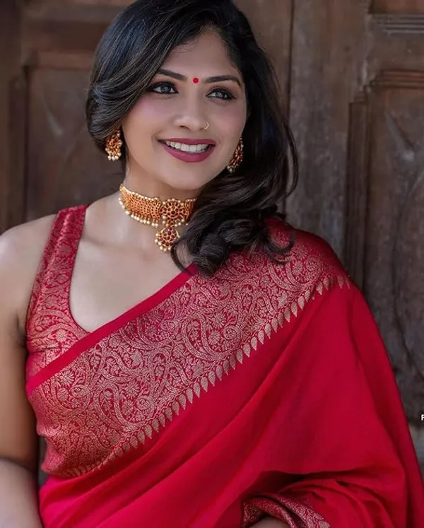 Red_Woven_Border_Saree_For_Women