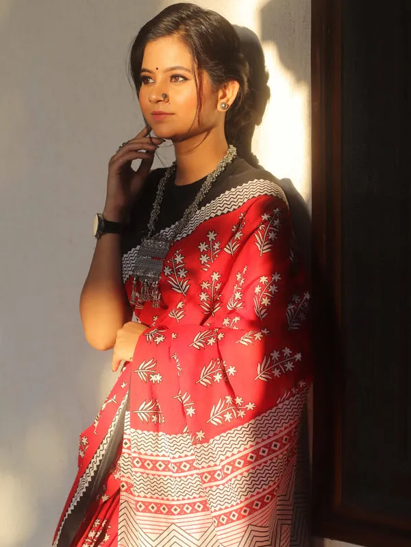 Red_Floral_Printed_Saree_For_Women