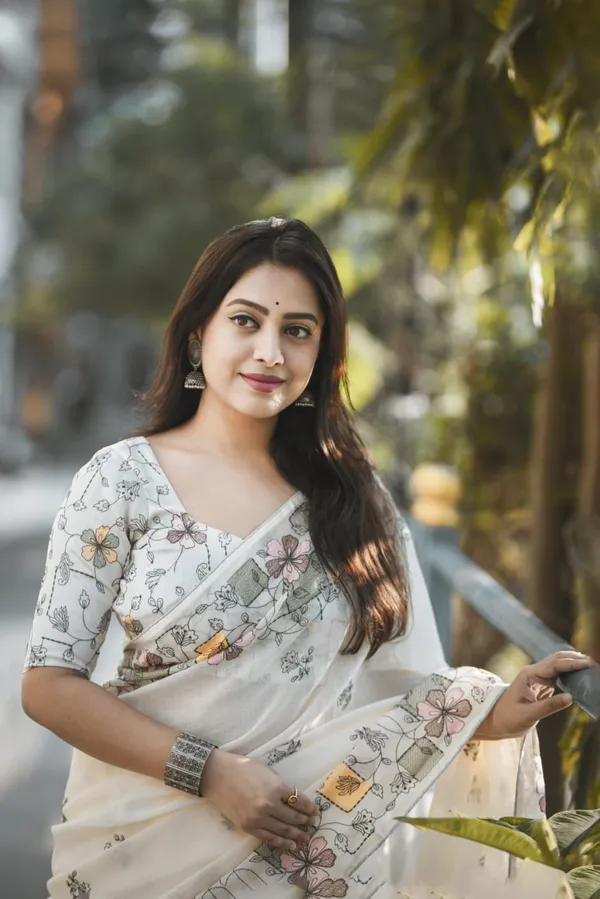 White_Floral_Print_Saree_For_Women